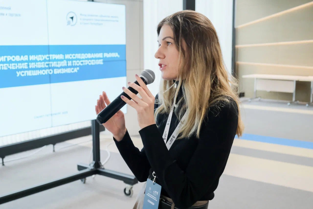 Елена Пушкова